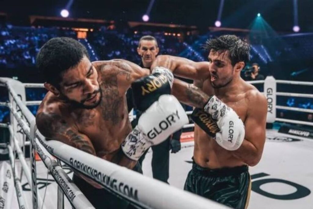 Artem Vakhitov na última luta contra Poatan no Glory. Foto: Divulgação/Glory