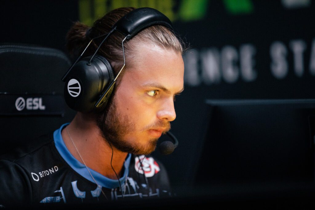 CS2: Kjaerbye pausa bootcamp para se despedir de irmã com câncer