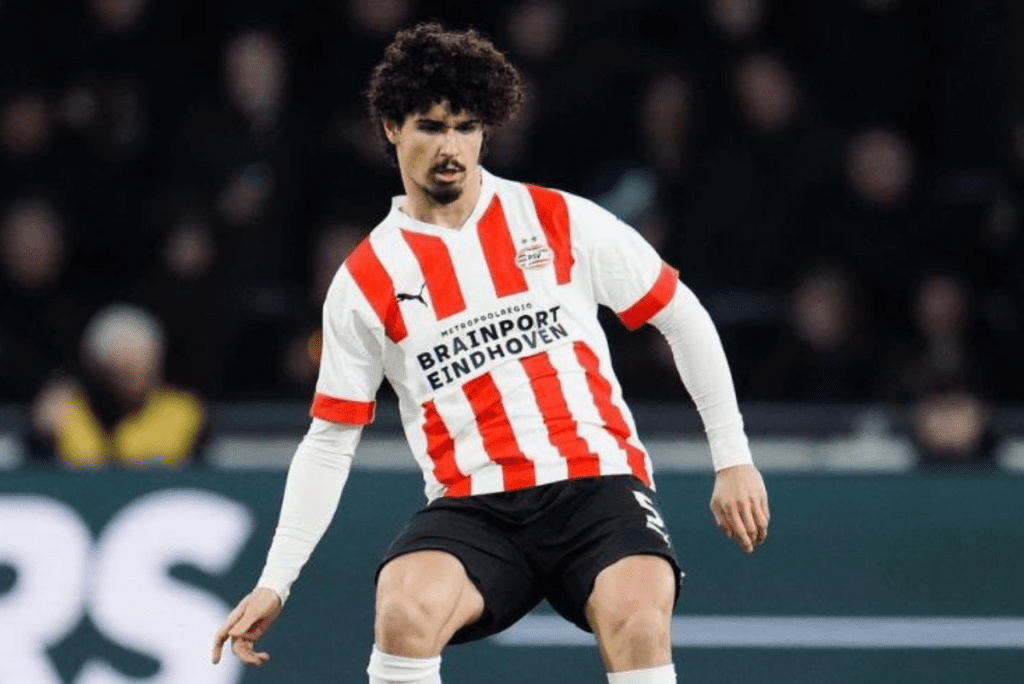 André Ramalho deixa o PSV para acertar com o Corinthians