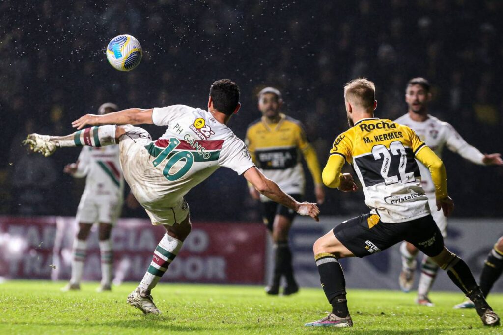 Ganso quase marcou um golaço na partida. Foto: MARCELO GONÇALVES / FLUMINENSE FC