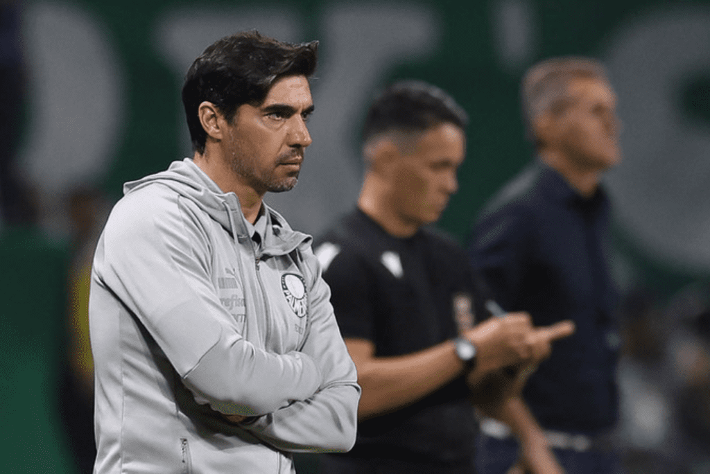 Abel Ferreira usa indígenas de forma pejorativa em coletiva após vitória do Palmeiras