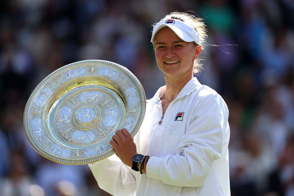 Barbora Krejcikova venceu Paolini na final em Wimbledon (Foto: Reprodução)