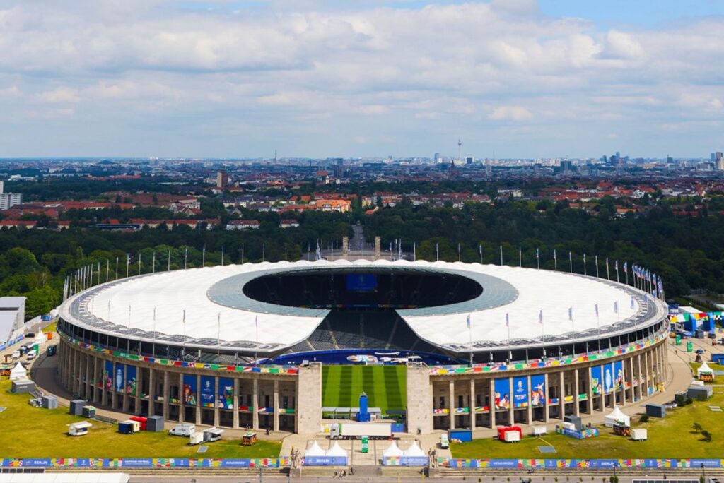 Estádio Olímpico de Berlim receberá primeira final da Eurocopa (Foto: Reprodução)