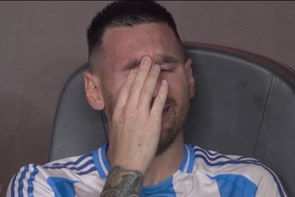 Messi chora ao deixar o campo na final da Copa América. Foto: Reprodução/TV Globo