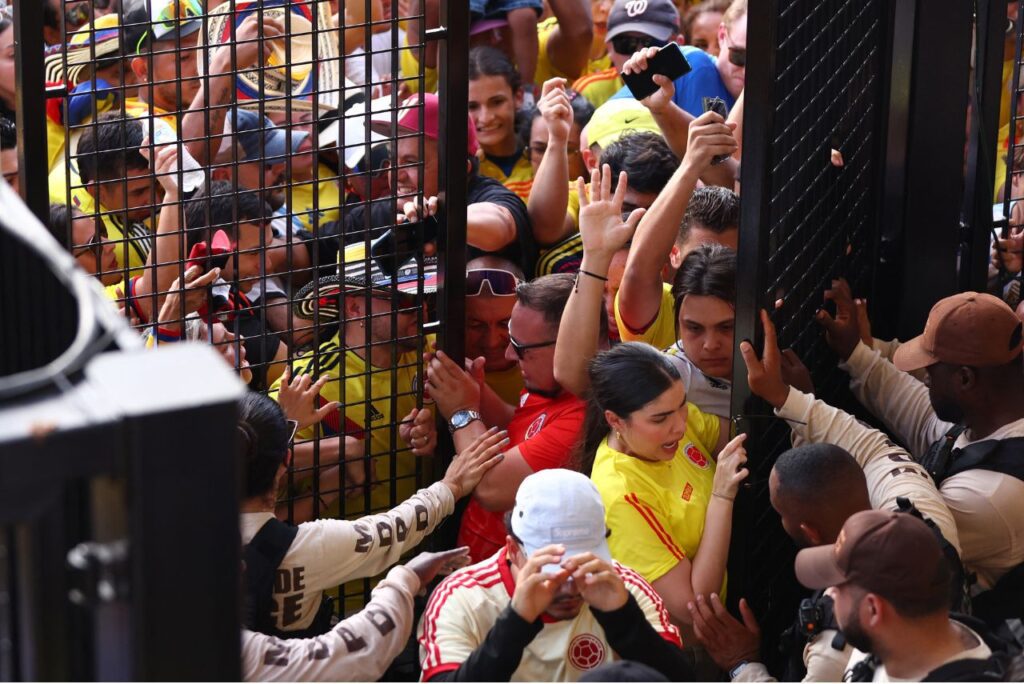 Entrada para a final da Copa América foi palco de confusão generalizada (Foto: Maddie Meyer/Getty Images via AFP)