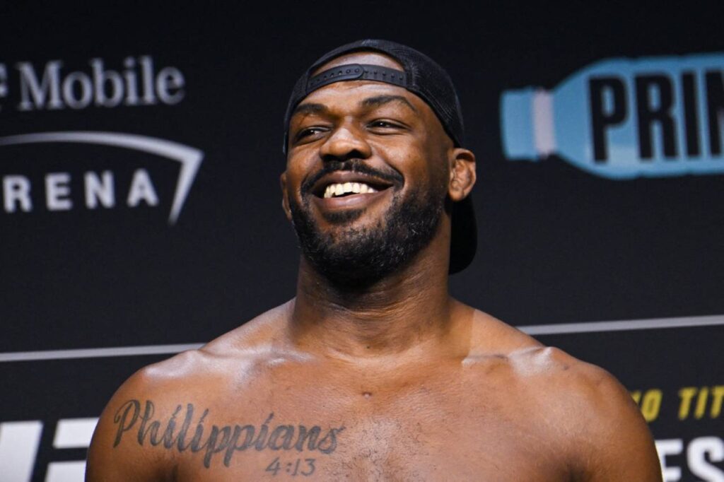 Jon Jones negou todas as acusações contra ele. Foto: PATRICK T. FALLON/AFP