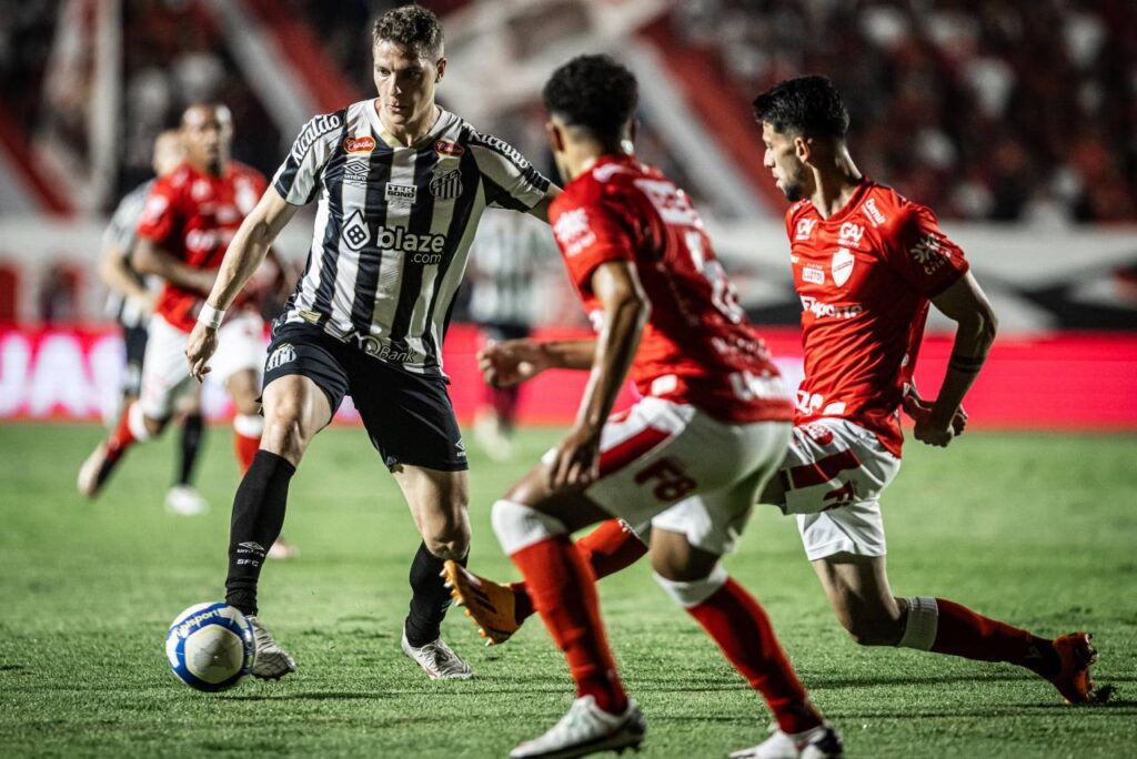 Julio Furchs marcou o gol do Santos no jogo. Foto: Reprodução/X