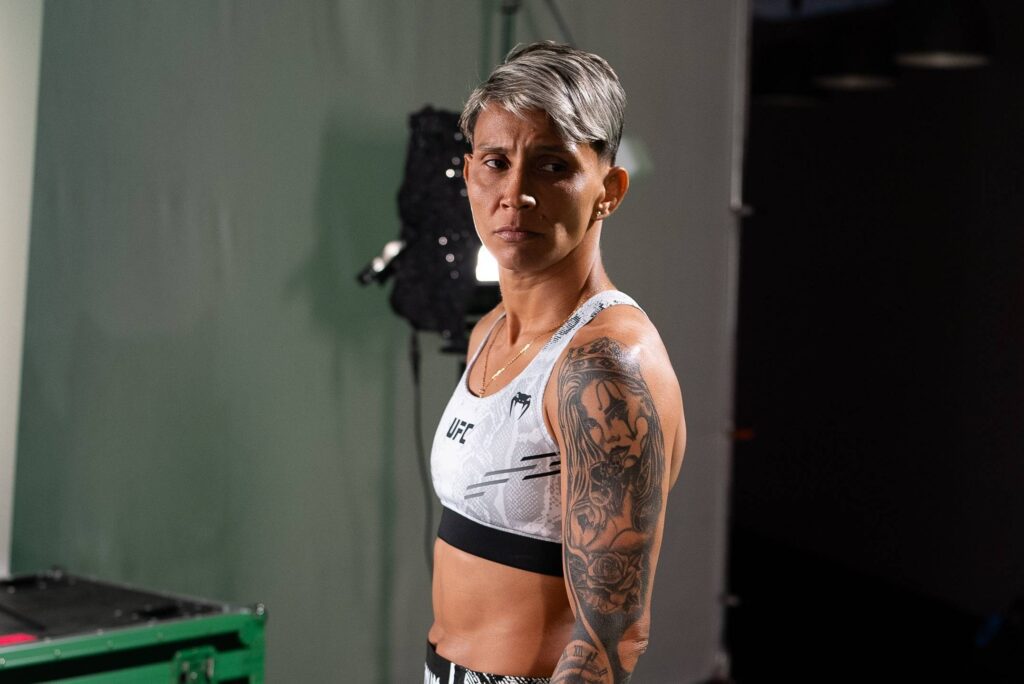 Amanda Lemos fará a luta principal do UFC Vegas 94. Foto: Reprodução/X