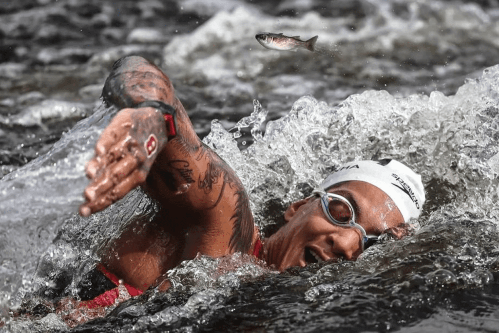 Ana Marcela Cunha é pentacampeã mundial na prova dos 25 km da Maratona Aquática