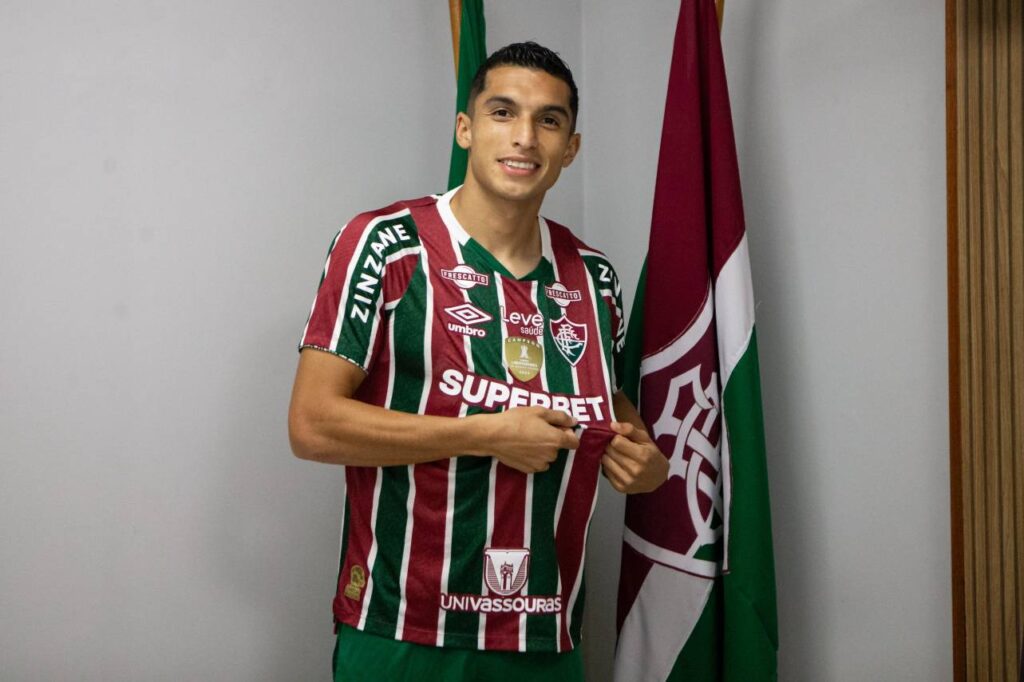 Kevin Serna foi oficializado pelo clube nesta segunda-feira (22). Foto: Reprodução/X