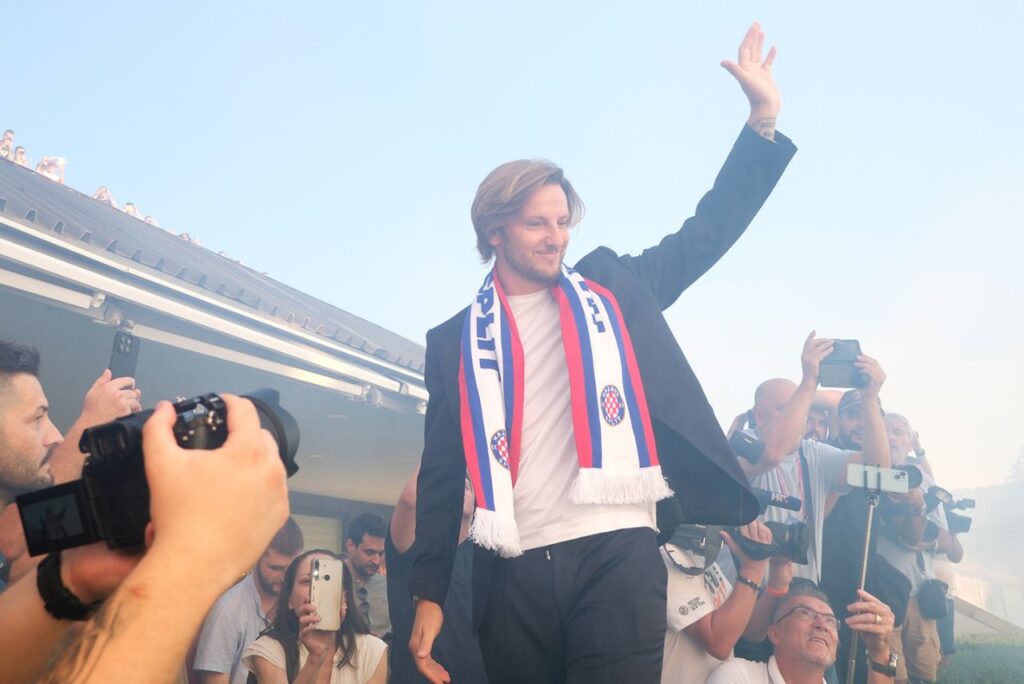 Ivan Rakitic é o mais novo reforço do Hajduk Split (Foto: Divulgação)