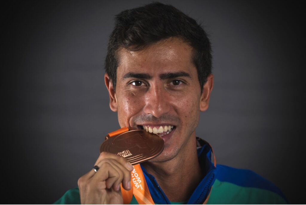 Caio Bonfim conquistou 20ª medalha do atletismo brasileiro