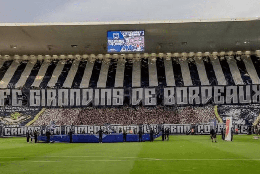 Tradicional time do futebol francês, Bordeaux decreta falência