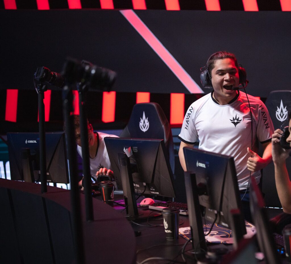 LoL: em meses, Levizin foi do Academy para o palco do CBLOL