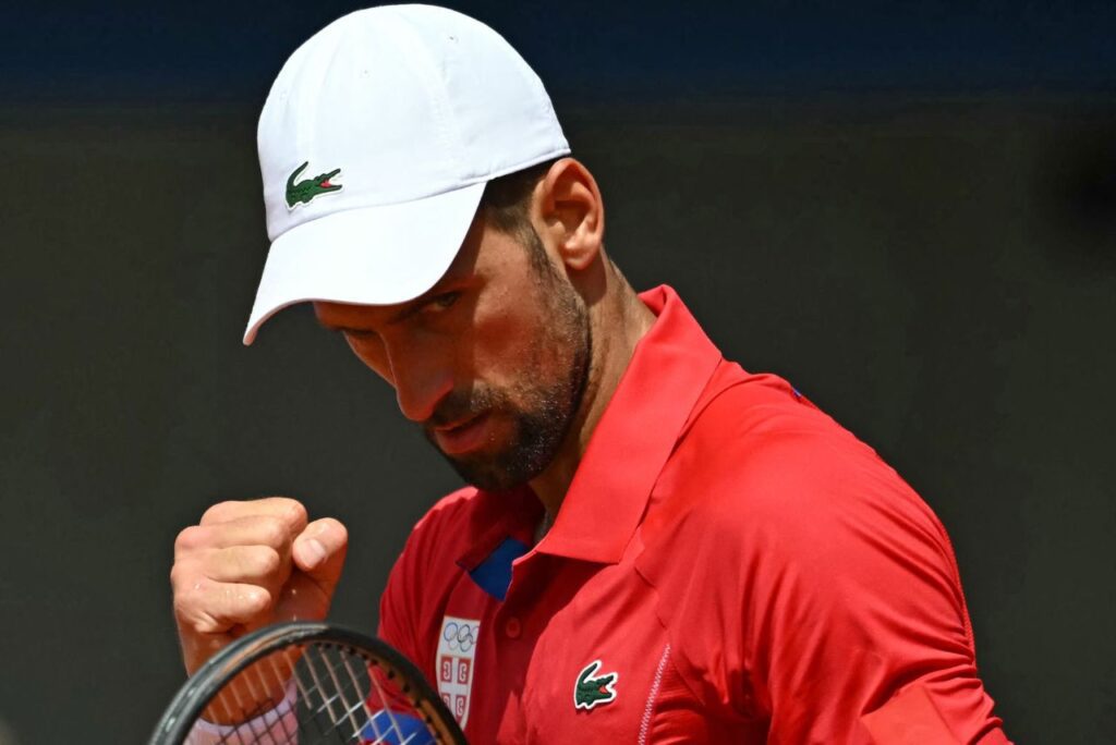 Djokovic comemora mais uma vitória