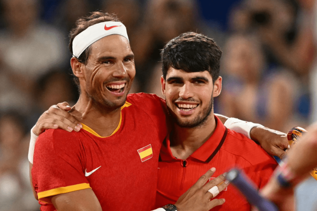 Nadal sorri em despedida olímpica ao lado de Alcaraz