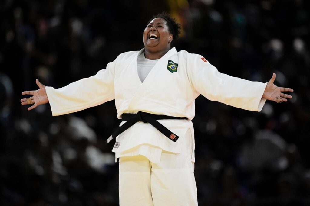 Beatriz Souza é a primeira mulher medalhista do peso pesado. Foto: Alexandre Loureiro/COB