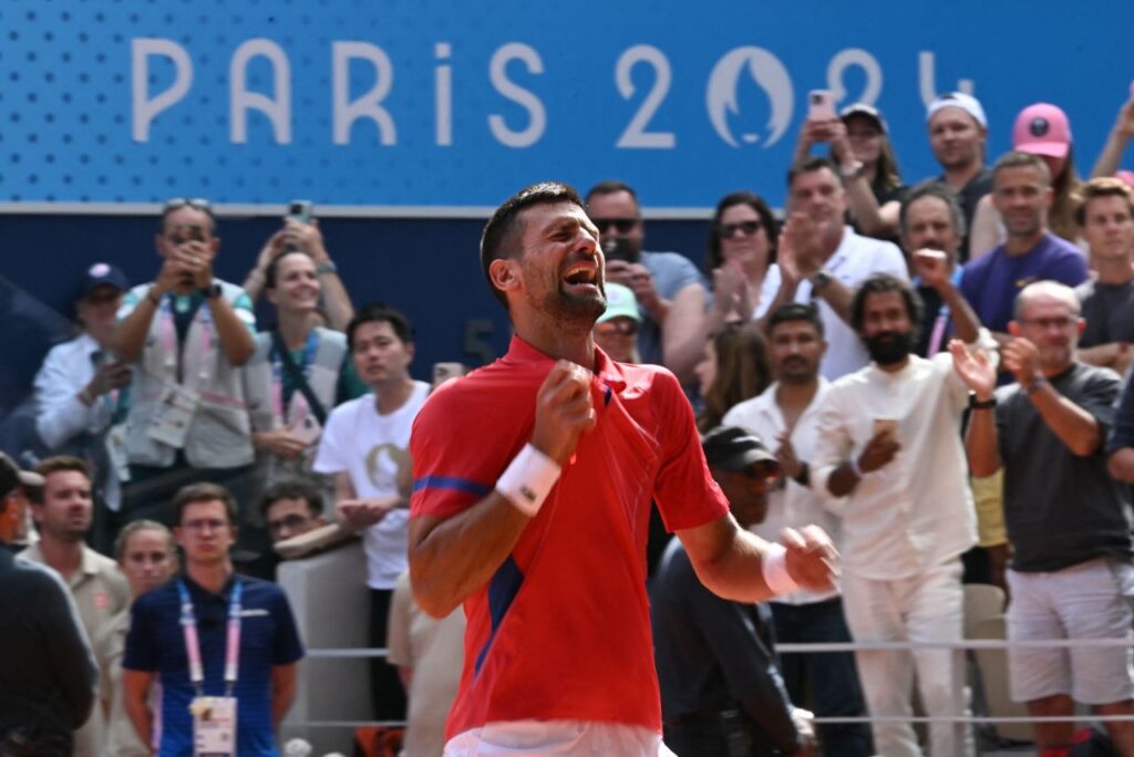 Djokovic comemora vitória histórica