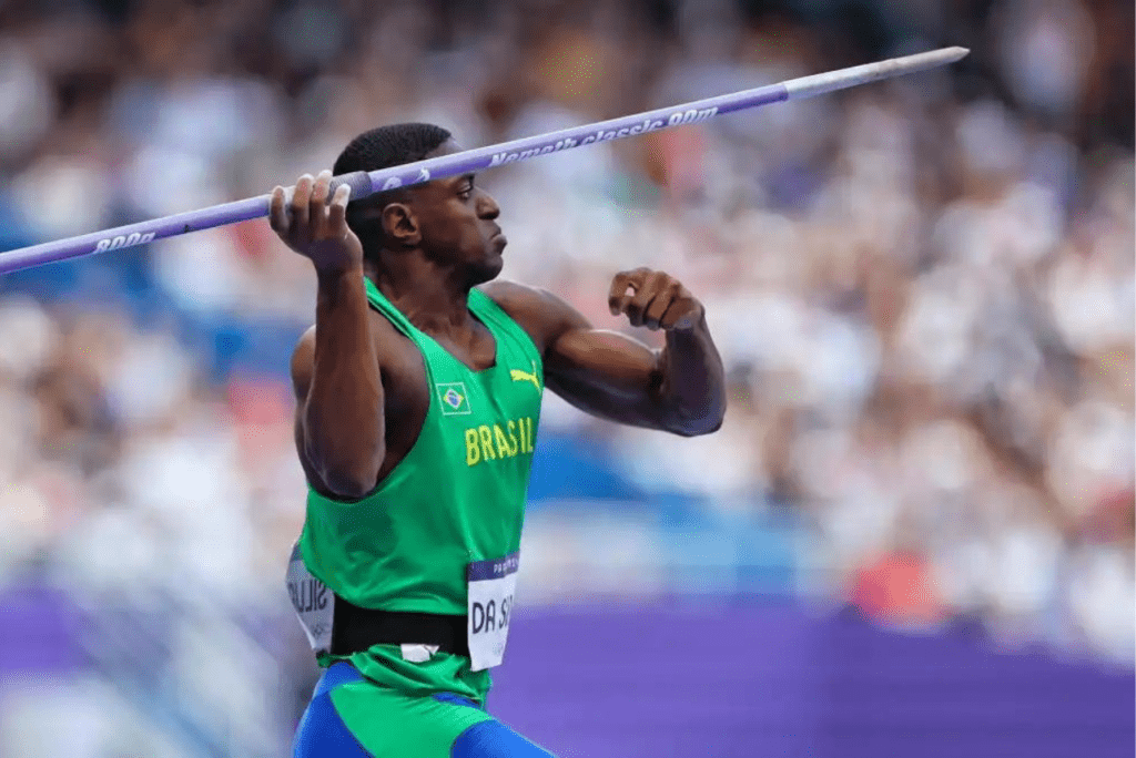 Atletismo: Luiz Maurício quebra recorde sul-americano e avança à final do arremesso de dardo