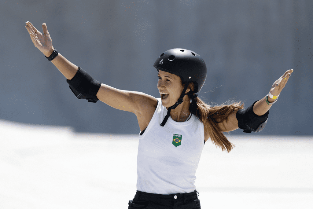 Dora Varella classifica o Brasil para final do skate park