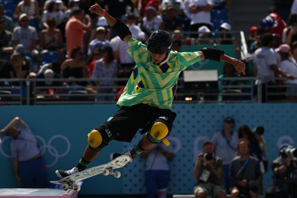 Augusto Akio representando o Brasil no Skate Park