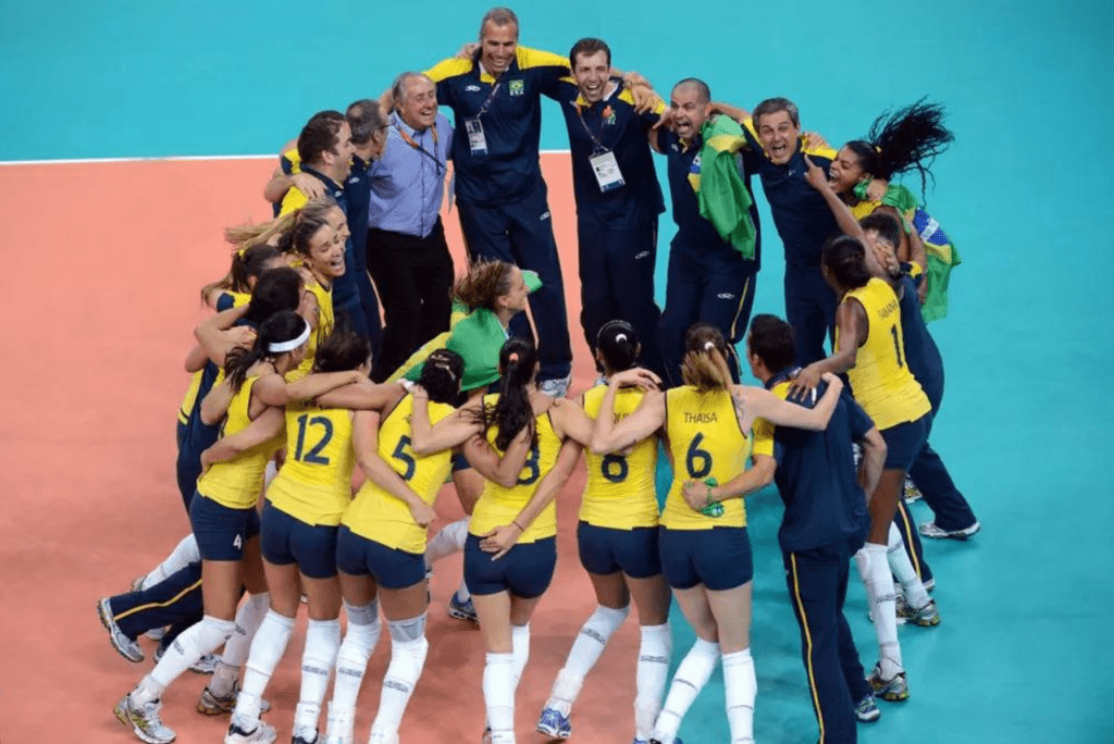 Seleção Feminina de Vôlei viveu seu auge sob o comando de José Roberto Guimarães