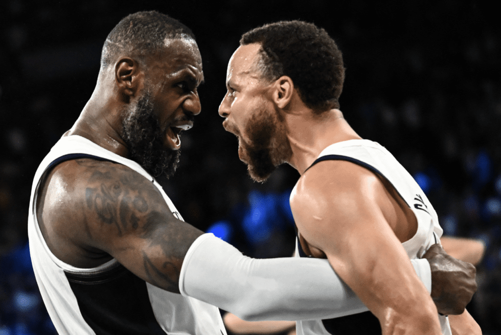 Curry e LeBron comandam vitória dos Estados Unidos contra a Sérvia