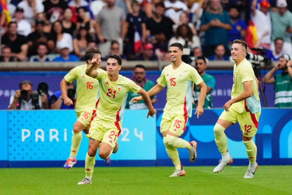 Espanha venceu a França no futebol masculino (Foto: Reprodução)