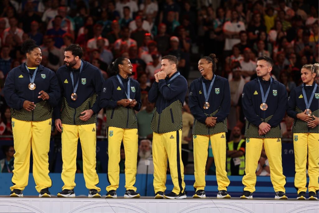 Brasil levou bronze na equipe mista de judô (Foto: Miriam Jeske/COB)