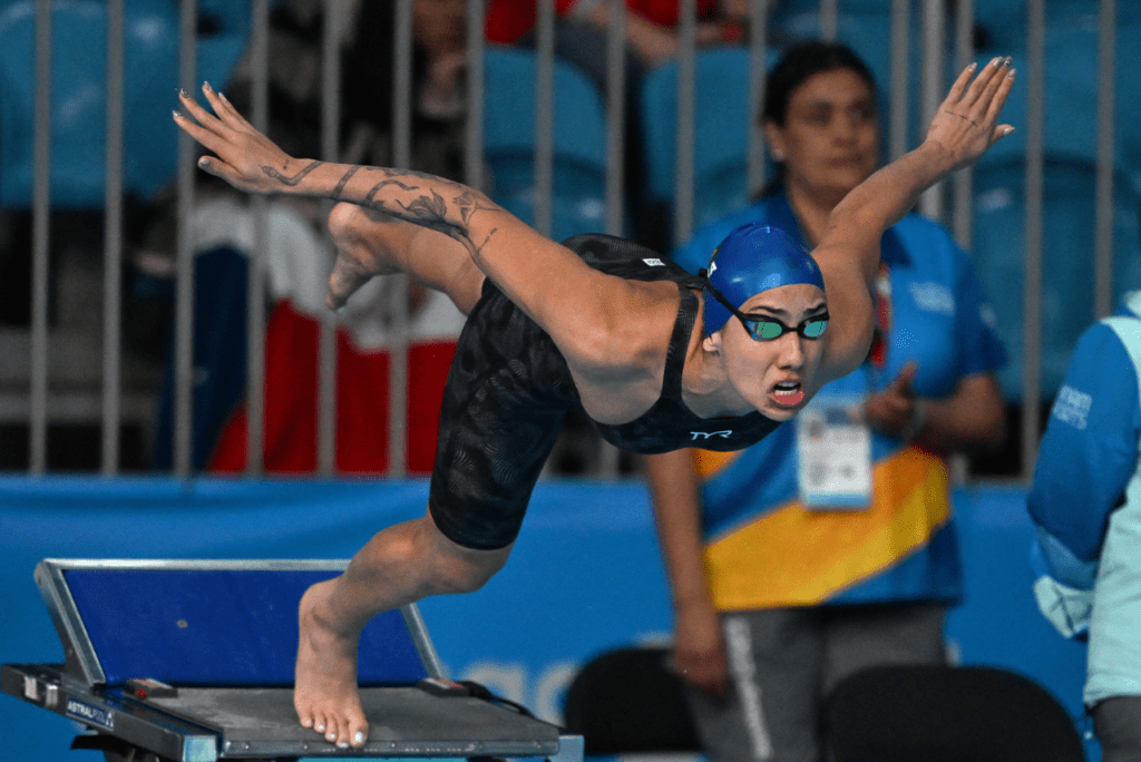 Ana Carolina Vieira competiu com a equipe dos 100 metros