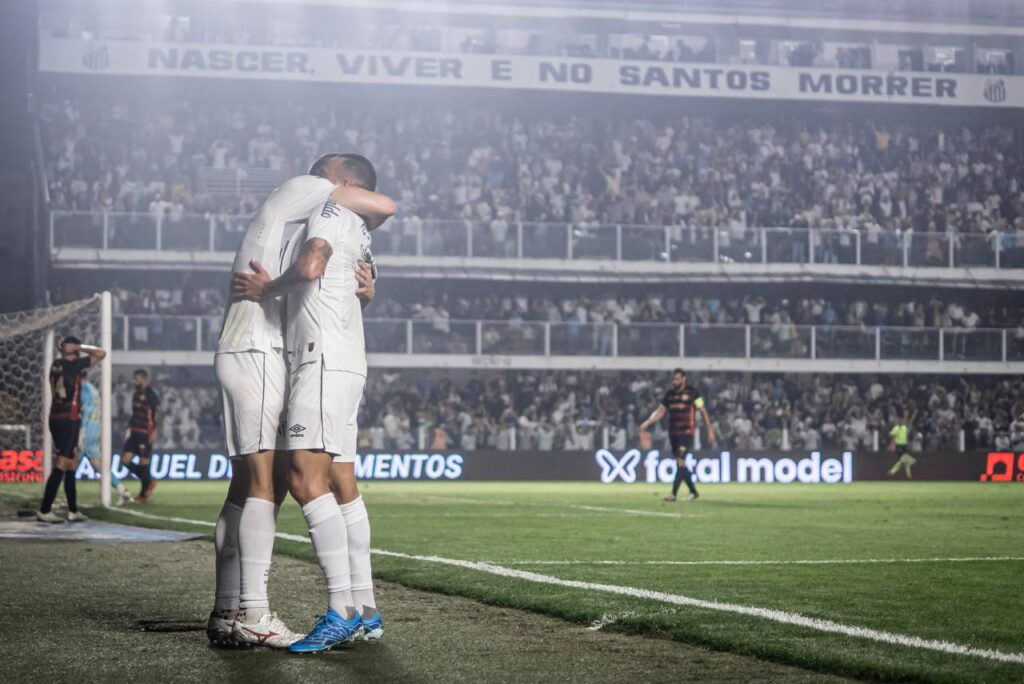 O time santista segue bem cotado tanto para título como para o acesso. Foto: Raul Baretta/ Santos FC.