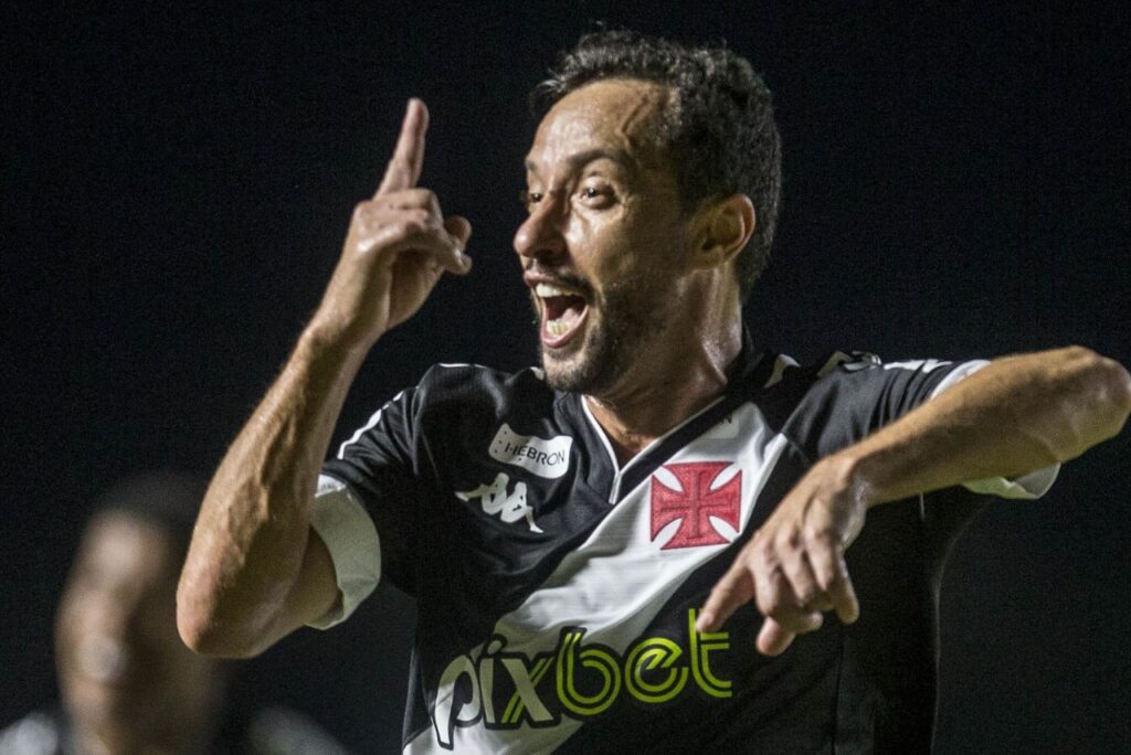 Nenê comemora gol pelo Vasco