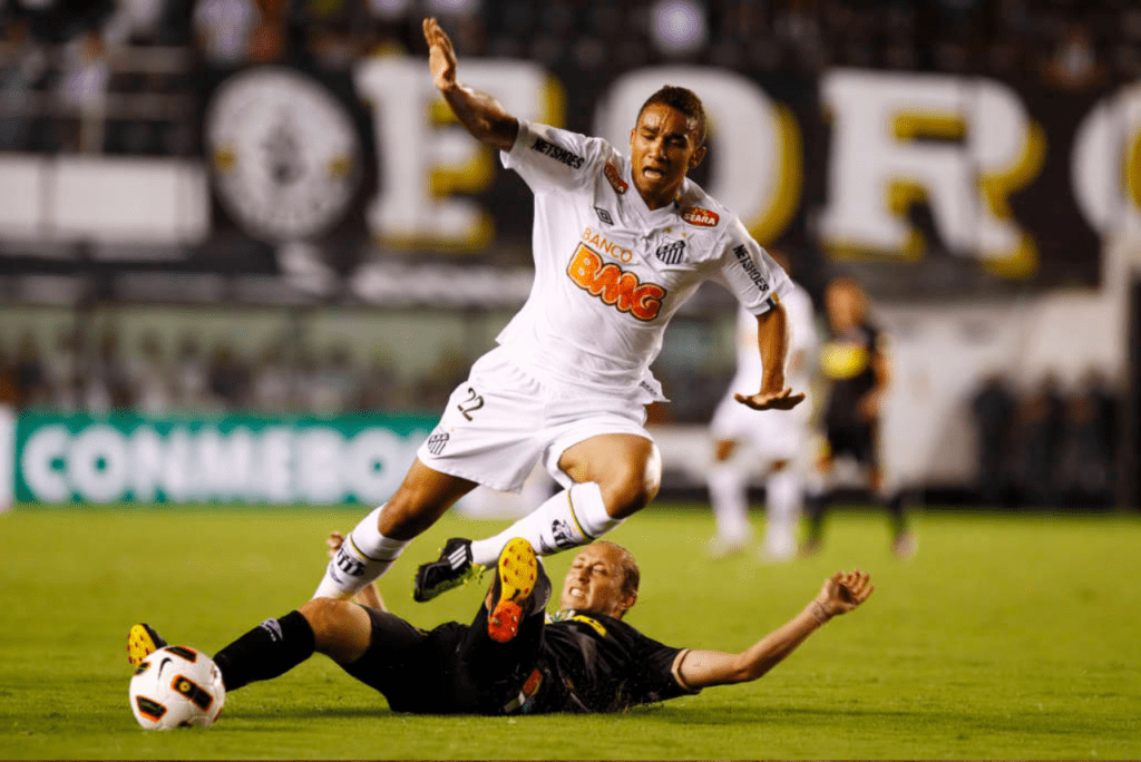 Antes de Wesley, Danilo era o lateral mais caro da história do futebol brasileiro