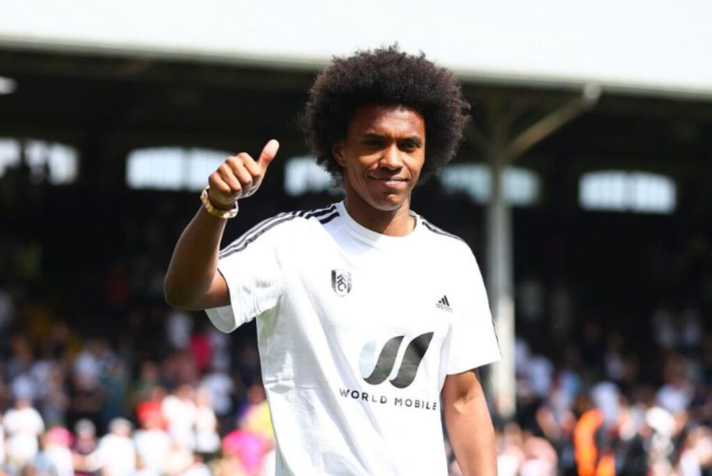 Willian com a camisa do Fulham