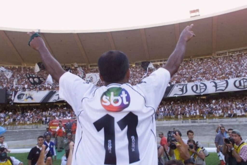 Vasco com a logo do SBT