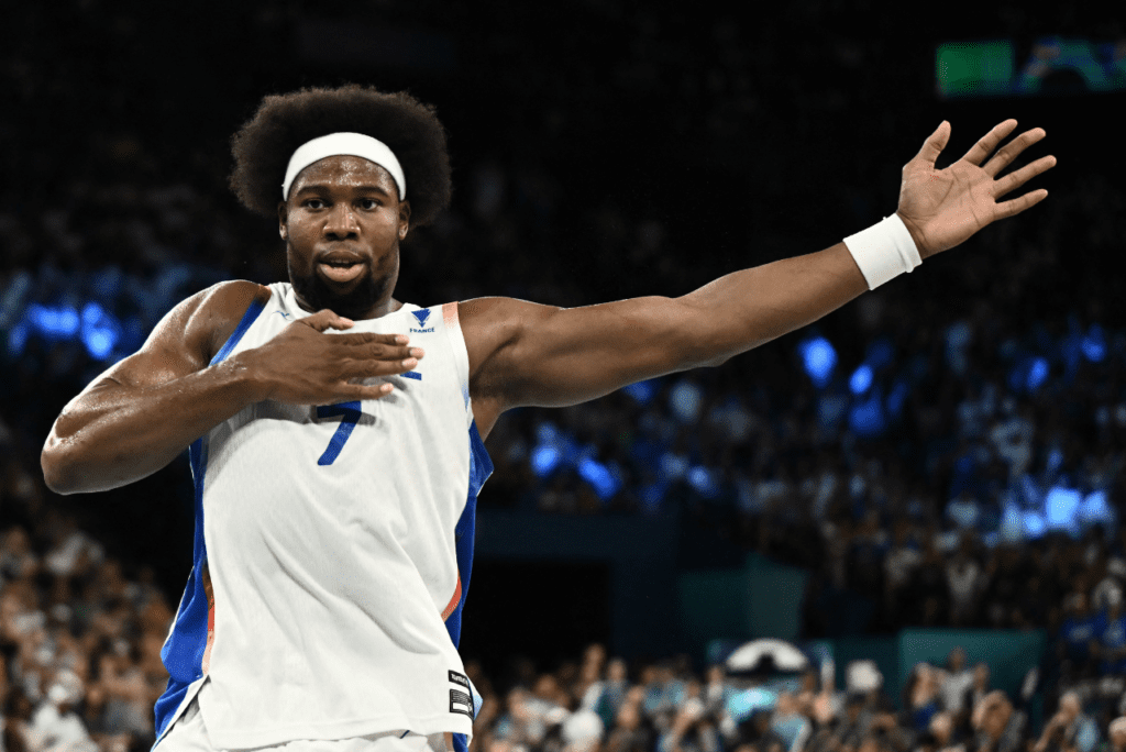 Yabusele é o novo jogador do 76ers