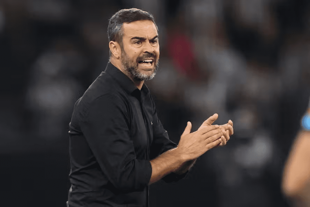 Artur Jorge é o atual técnico do Botafogo