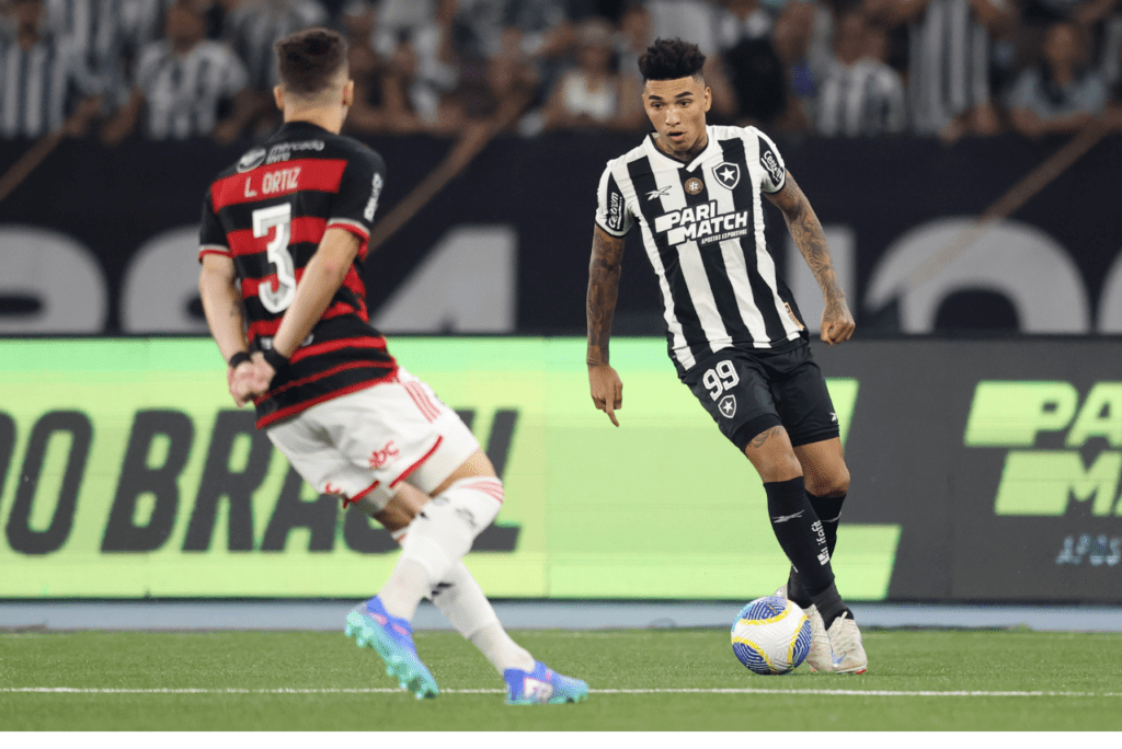 Botafogo goleada Flamengo