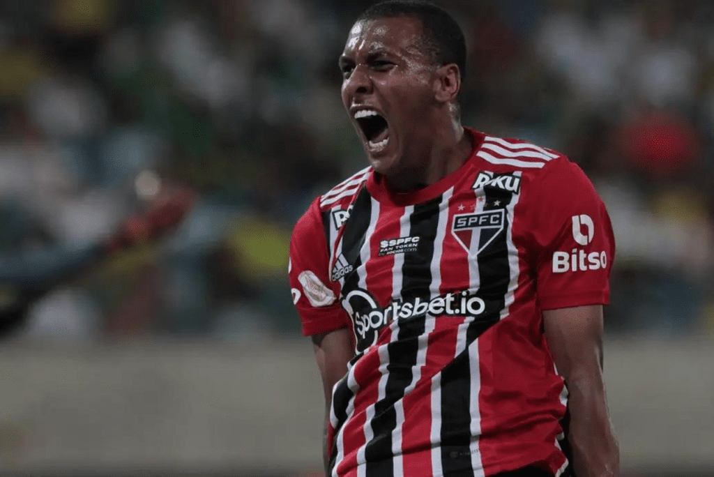 Ex-São Paulo, zagueiro Luizão, do West Ham, deve ser o novo reforço do Corinhthians