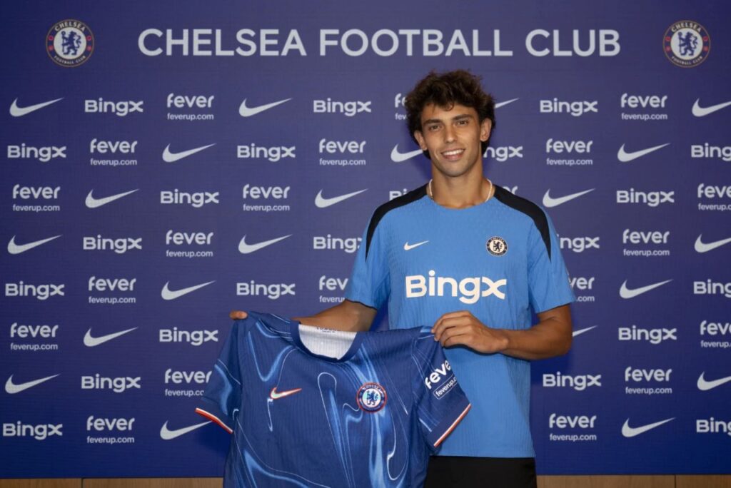 João Félix é oficializado pelo Chelsea: "Feliz por estar de volta"