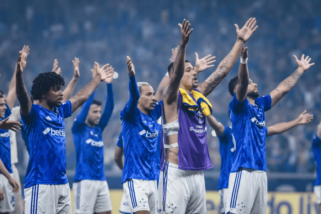 Zé Ivaldo comemora classificação com time do Cruzeiro