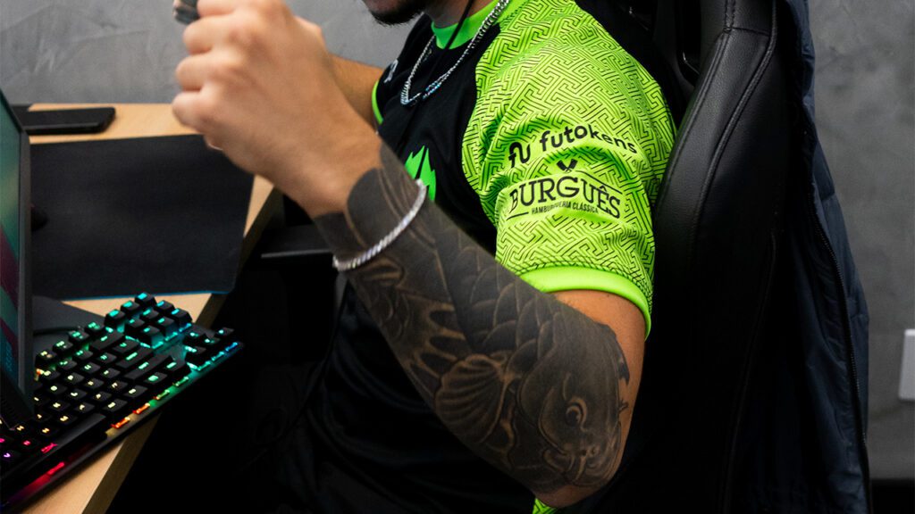 Jogadores de CrossFire precisam esconder tatuagens