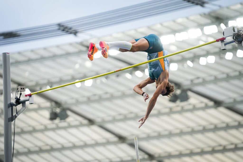 Armand Duplantis registrou mais uma marca histórica. Foto: Matthew Quine/Marta Gorczyńska/ Diamond League