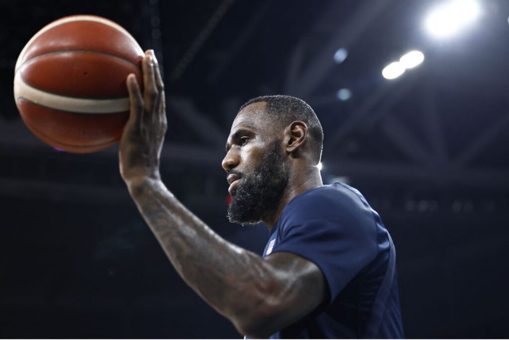 Grupo ligado a LeBron James tem interesse na SAF do Vasco (Foto: Sameer Al-Doumy/AFP)