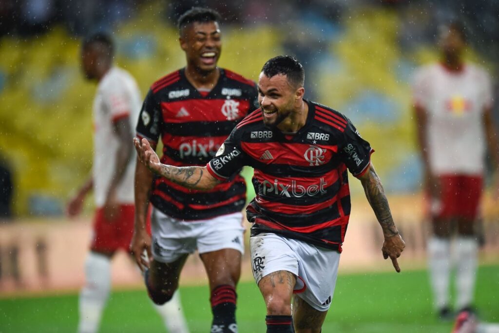 Michael abriu o placar na vitória do Flamengo sobre o Bragantino (Foto: Marcelo Cortes/CRF)