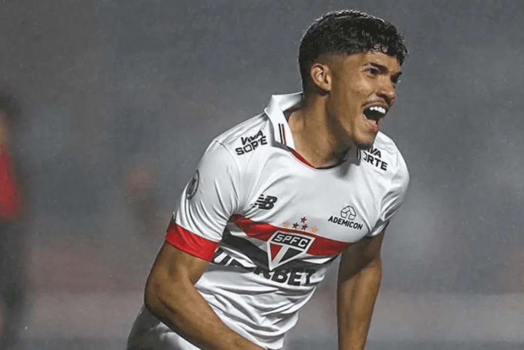 São Paulo renova com William Gomes até 2028