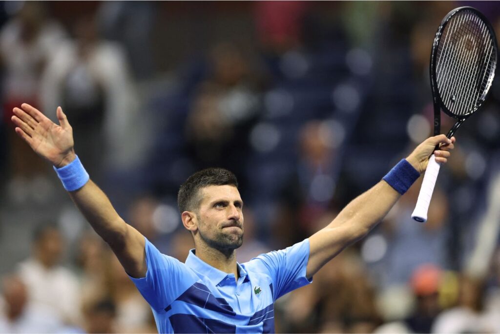 Djokovic comemora vitória em estreia