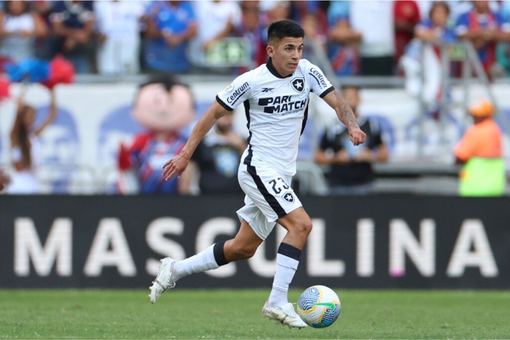 Almada em campo pelo Botafogo