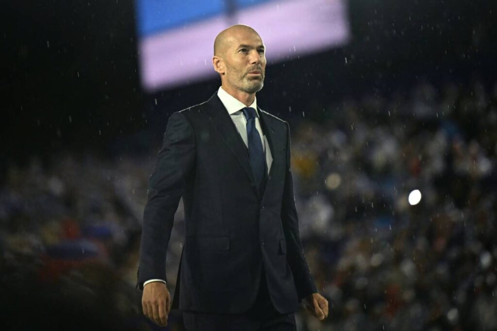 Zidane pode ser o novo treinador do Al-Nassr. Foto: LOIC VENANCE/POOL/AFP