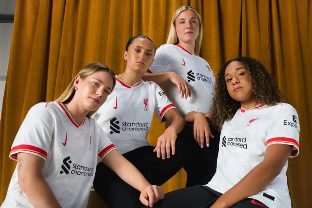 Novo terceiro uniforme do Liverpool (Foto: Reprodução)